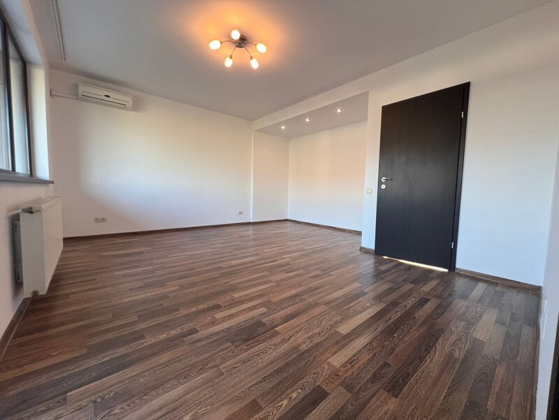 Pipera, Porsche, Cortina North, casa tip duplex, 5 camere,  260 mp.