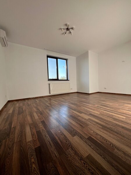 Pipera, Porsche, Cortina North, casa tip duplex, 5 camere,  260 mp.