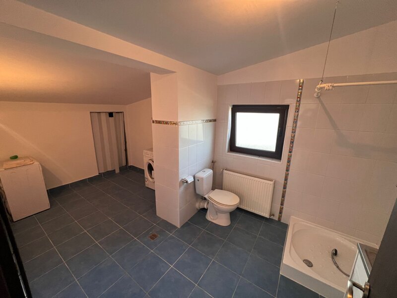 Pipera, Porsche, Cortina North, casa tip duplex, 5 camere,  260 mp.